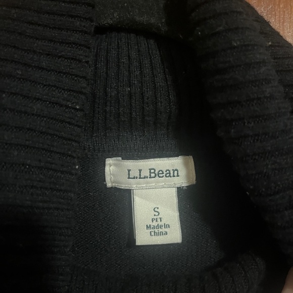 L.L. Bean Women’s Black Turtleneck Sweater Size S petite 95% cotton 5% Cashmere - Picture 2 of 6